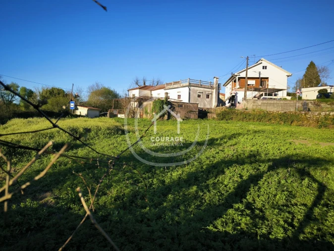 Moradia T3 para Venda em Coura Foto 42