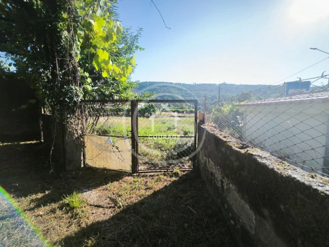 Moradia T3 para Venda em Coura Foto 22