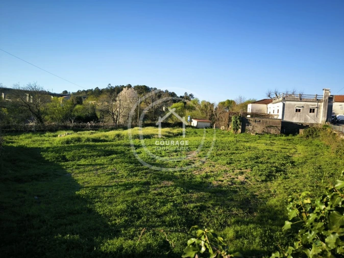 Moradia T3 para Venda em Coura Foto 25