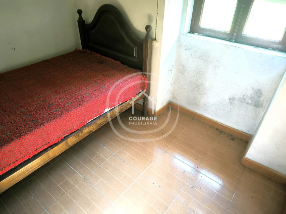 Moradia T3 para Venda em Coura Foto 10
