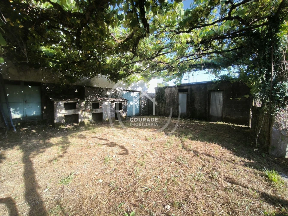 Moradia T3 para Venda em Coura Foto 15