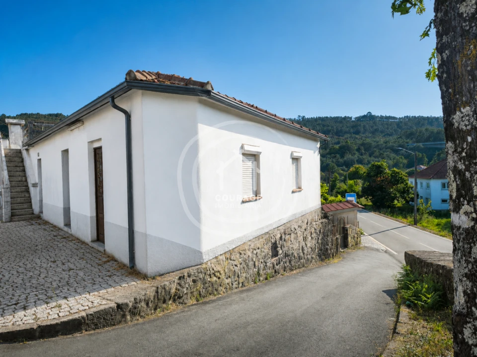 Moradia T3 para Venda em Coura Foto 2