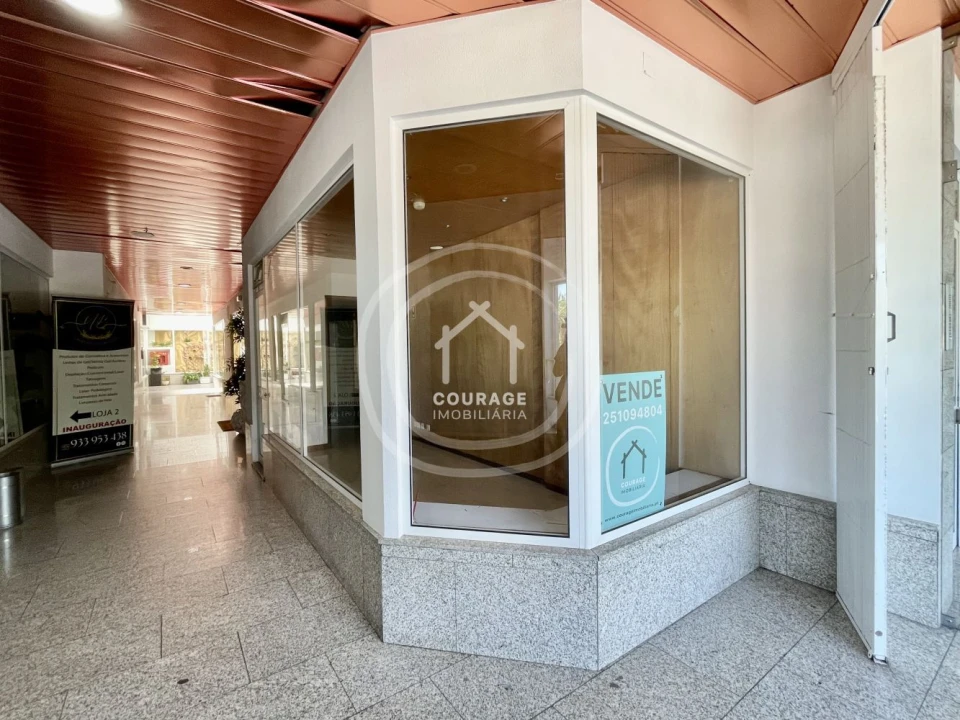 Loja para Arrendamento em Paredes de Coura e Resende Foto 11