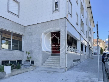 Loja para Arrendamento em Paredes de Coura e Resende