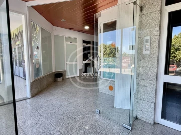 Loja para Arrendamento em Paredes de Coura e Resende
