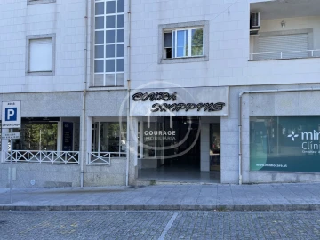 Loja para Arrendamento em Paredes de Coura e Resende
