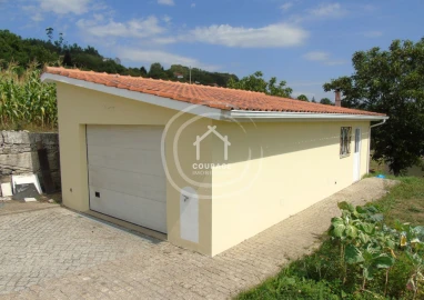 Moradia T3 para Venda em Formariz e Ferreira