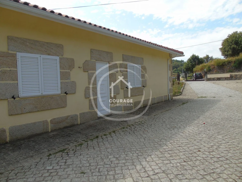 Moradia T3 para Venda em Formariz e Ferreira Foto 15