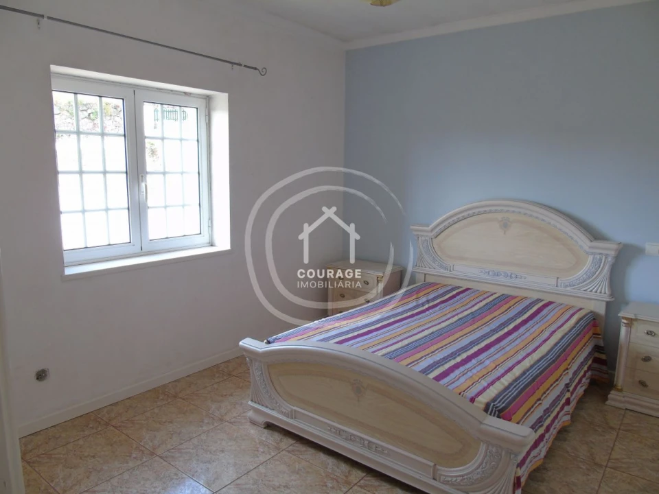 Moradia T3 para Venda em Formariz e Ferreira Foto 9