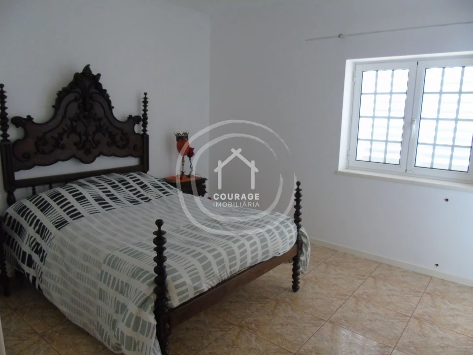 Moradia T3 para Venda em Formariz e Ferreira Foto 10