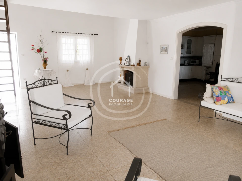 Moradia T3 para Venda em Formariz e Ferreira Foto 22