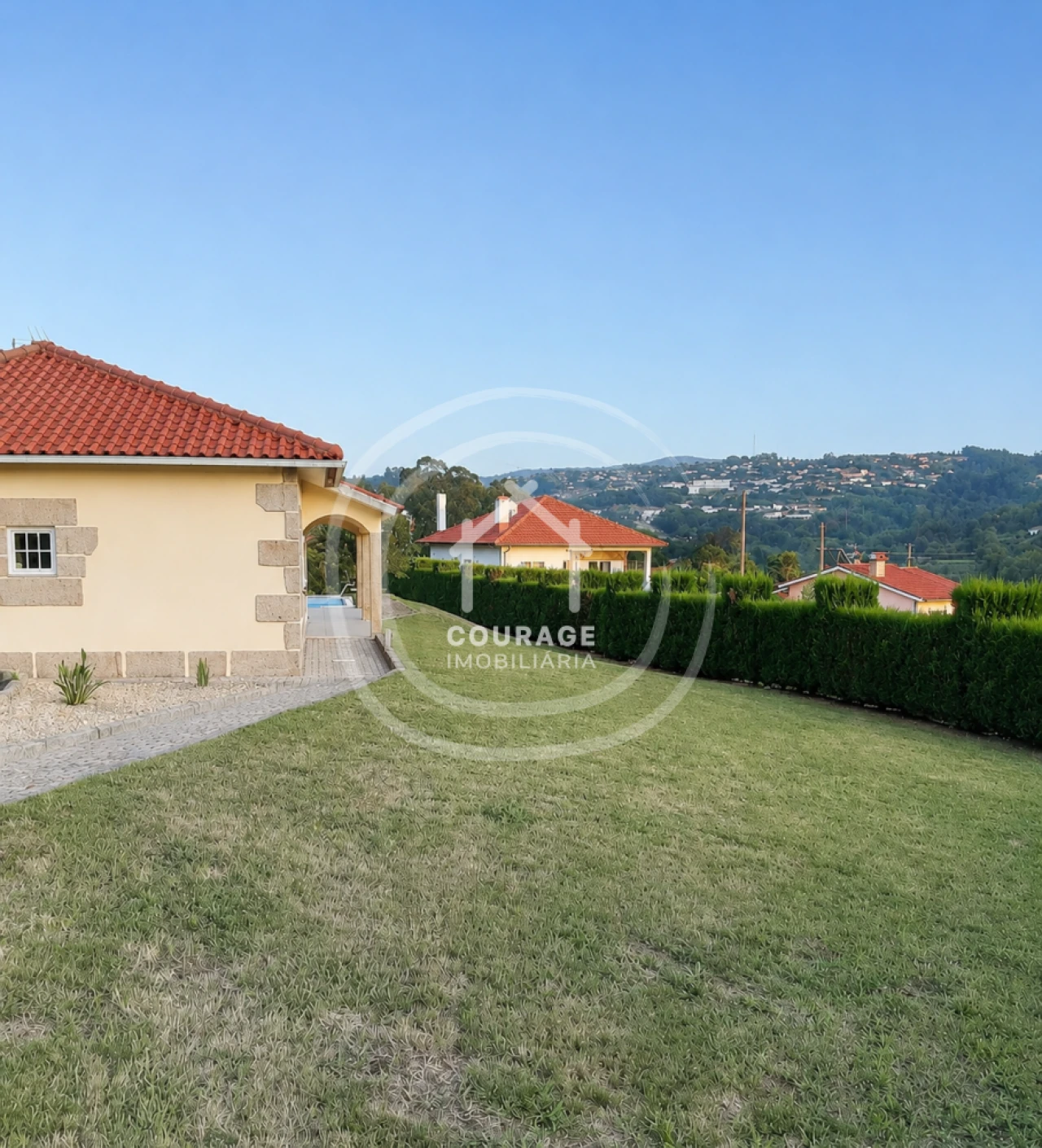 Moradia T3 para Venda em Formariz e Ferreira Foto 16