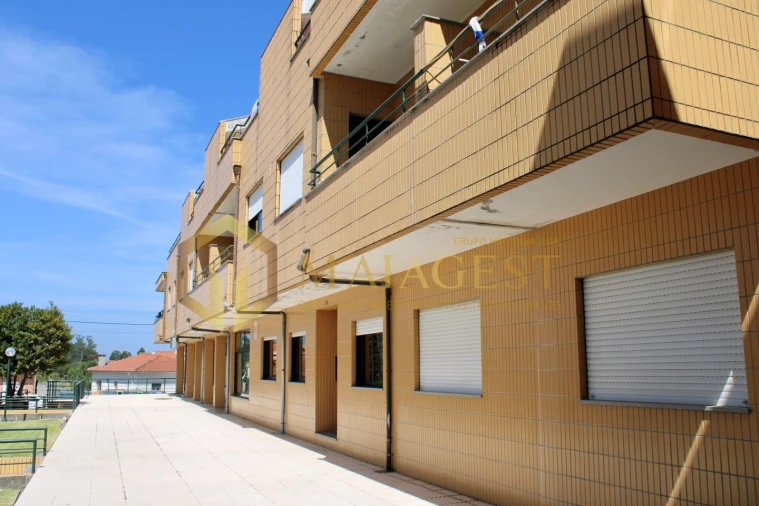 Apartamento T2 para Venda em São João de Ver Foto 4