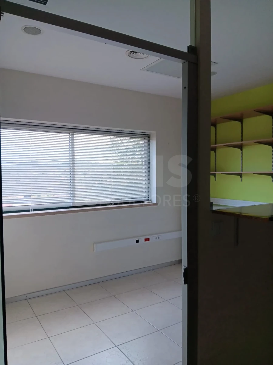 Apartamento T1 para Venda em Santiago e São Simão de Litém e Albergaria dos Doze Foto 5