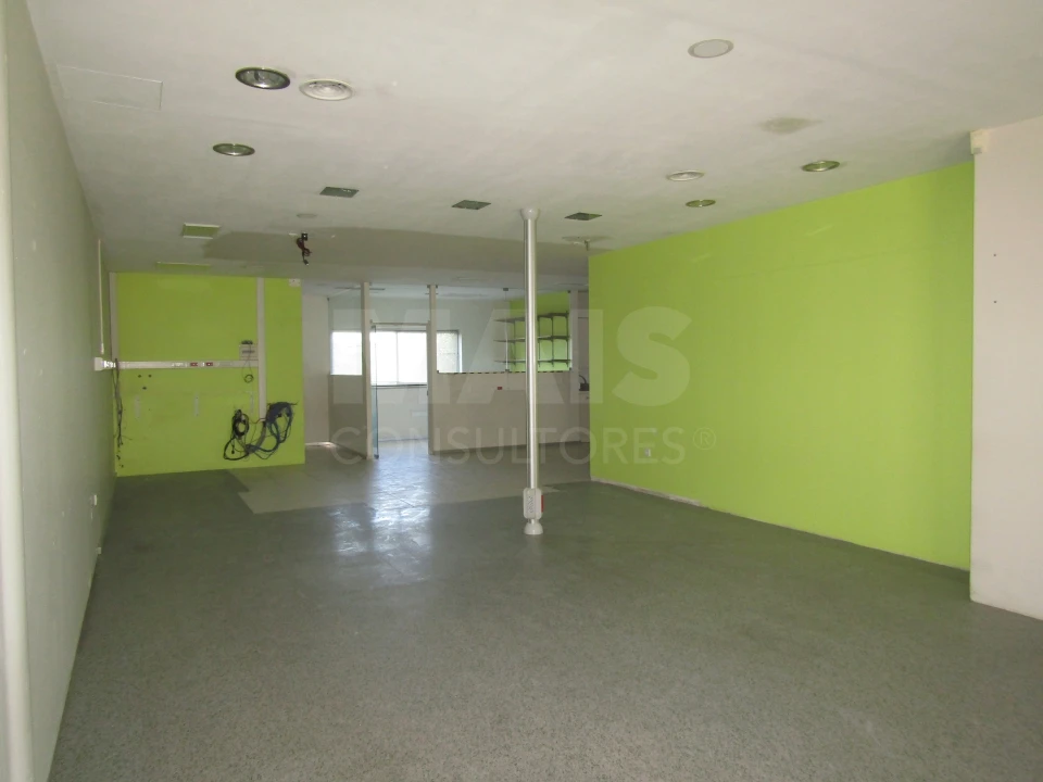 Apartamento T1 para Venda em Santiago e São Simão de Litém e Albergaria dos Doze Foto 8