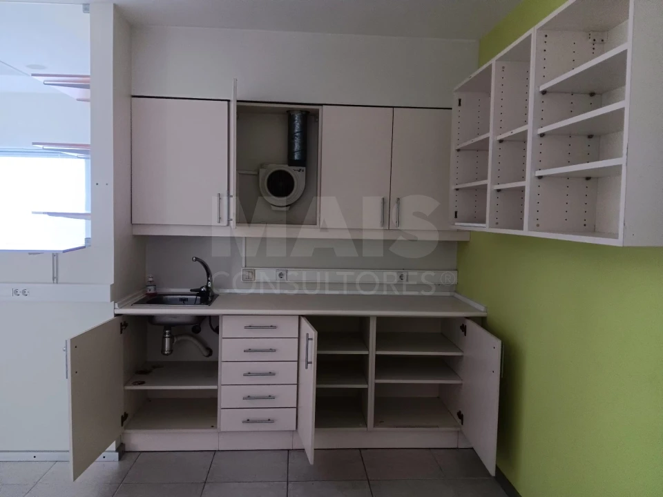 Apartamento T1 para Venda em Santiago e São Simão de Litém e Albergaria dos Doze Foto 6