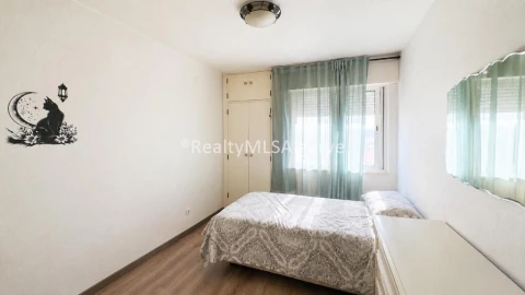 Apartamento T3 para Venda em Faro (Sé e São Pedro)