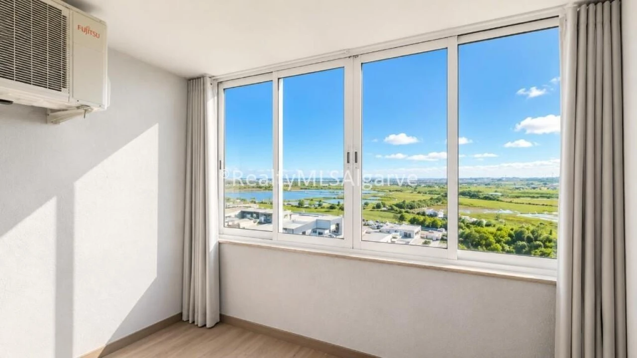 Apartamento T3 para Venda em Faro (Sé e São Pedro) Foto 13