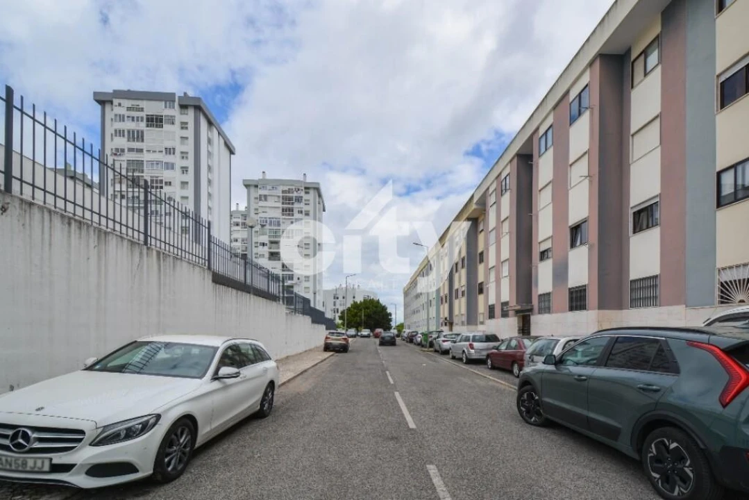 Apartamento T2 para Venda em Odivelas Foto 23
