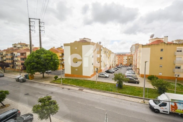Apartamento T2 para Venda em Odivelas Foto 18