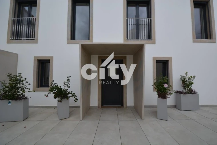 Moradia T2 para Venda em Rio de Mouro Foto 3