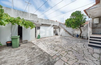 Moradia T5 para Venda em Algueirão-Mem Martins