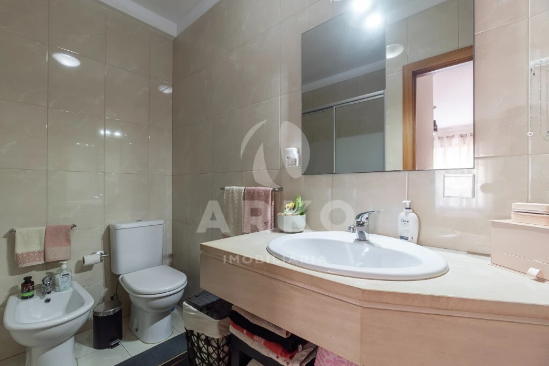 Apartamento T2 para Venda em Campo e Sobrado Foto 11