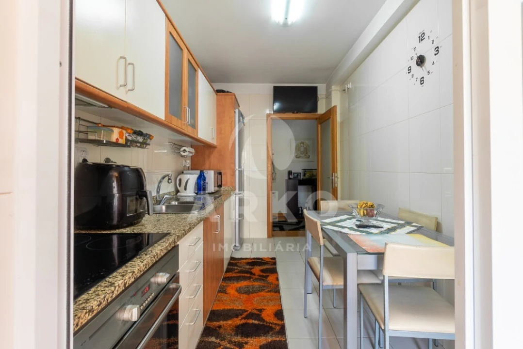Apartamento T2 para Venda em Campo e Sobrado Foto 5