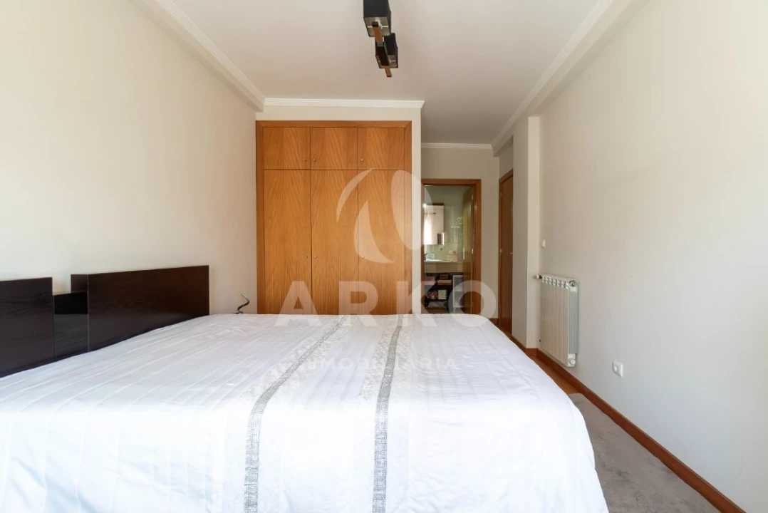 Apartamento T2 para Venda em Campo e Sobrado Foto 9