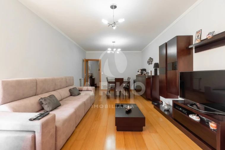 Apartamento T2 para Venda em Campo e Sobrado Foto 3