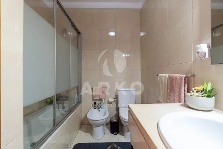 Apartamento T2 para Venda em Campo e Sobrado Foto 12