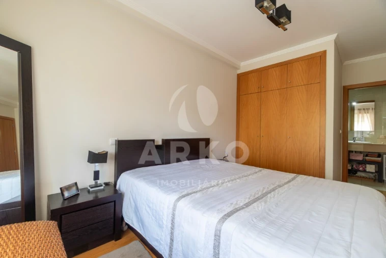 Apartamento T2 para Venda em Campo e Sobrado Foto 10