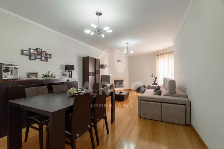 Apartamento T2 para Venda em Campo e Sobrado Foto 2