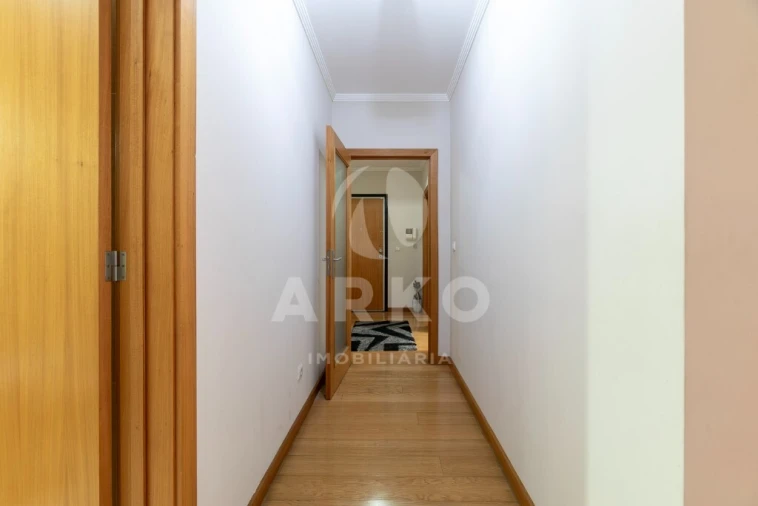 Apartamento T2 para Venda em Campo e Sobrado Foto 17