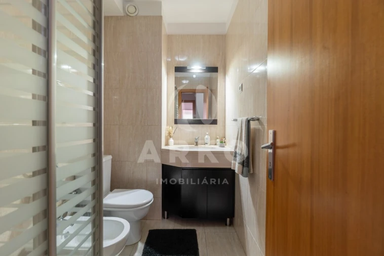 Apartamento T2 para Venda em Campo e Sobrado Foto 15