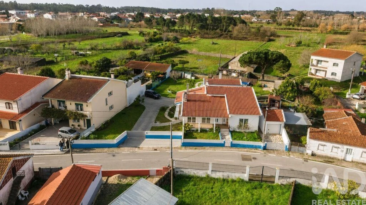 Moradia T2 para Venda em Febres Foto 34