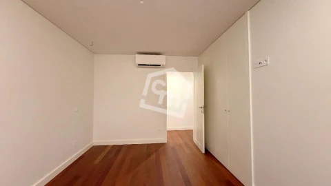 Apartamento T4 para Arrendamento em Matosinhos e Leça da Palmeira