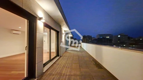 Apartamento T4 para Arrendamento em Matosinhos e Leça da Palmeira