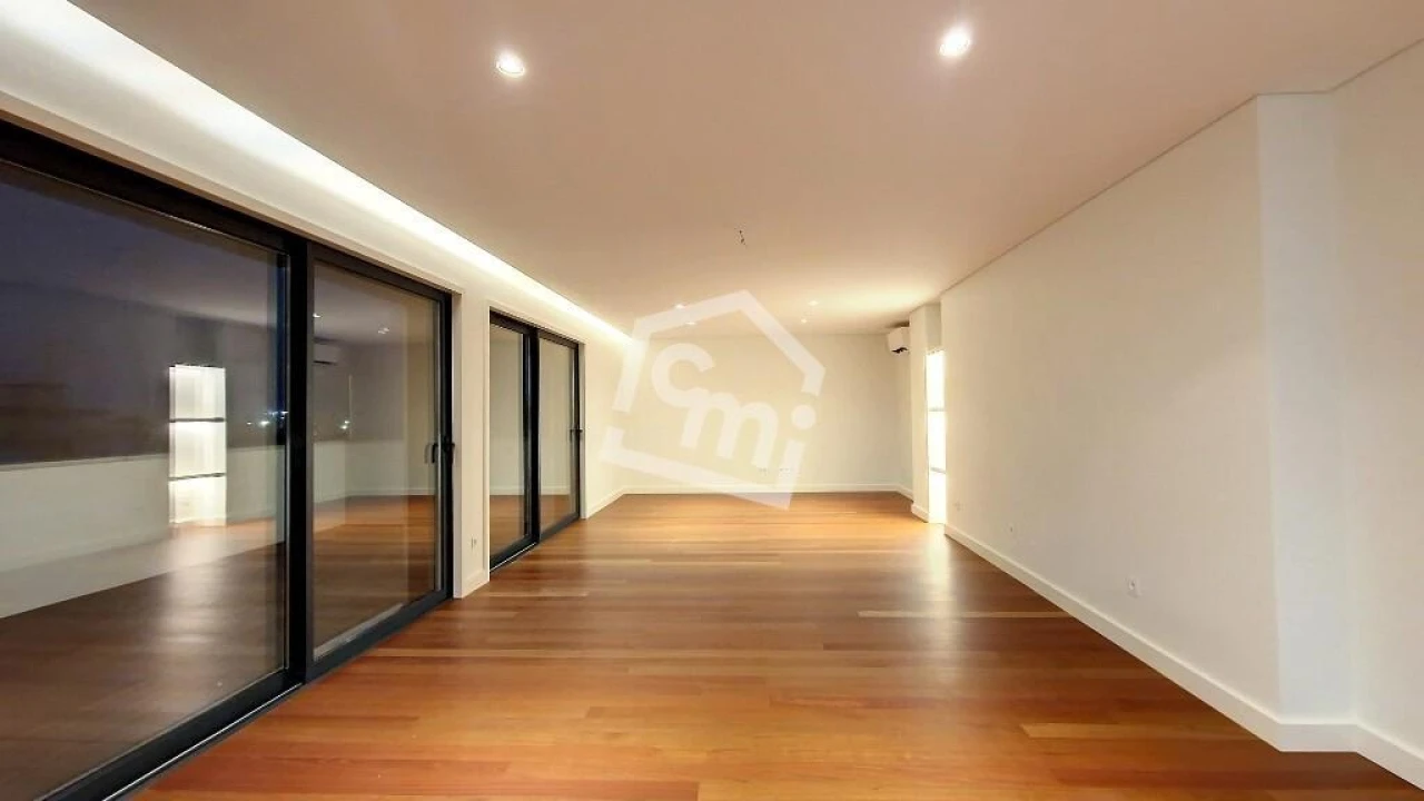 Apartamento T4 para Arrendamento em Matosinhos e Leça da Palmeira Foto 4