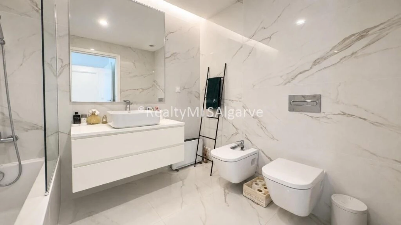 Apartamento T3 para Venda em Faro (Sé e São Pedro) Foto 18