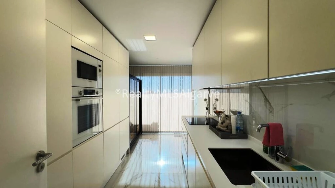 Apartamento T3 para Venda em Faro (Sé e São Pedro) Foto 10
