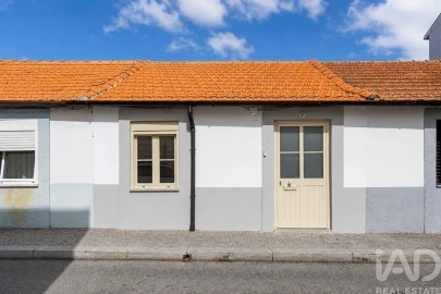 Moradia T2 para Venda em Oliveira do Douro
