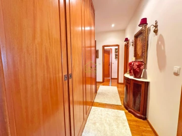 Apartamento T4 para Venda em Póvoa de Varzim, Beiriz e Argivai