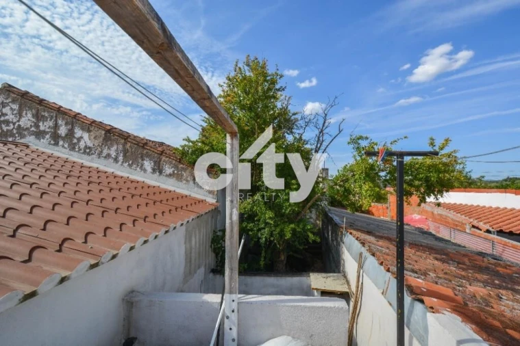 Moradia T2 para Venda em Tramagal Foto 18