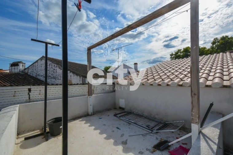 Moradia T2 para Venda em Tramagal Foto 33