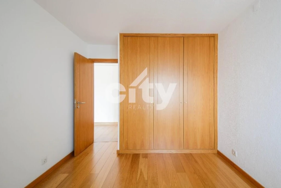 Apartamento T3 para Arrendamento em Lumiar Foto 12