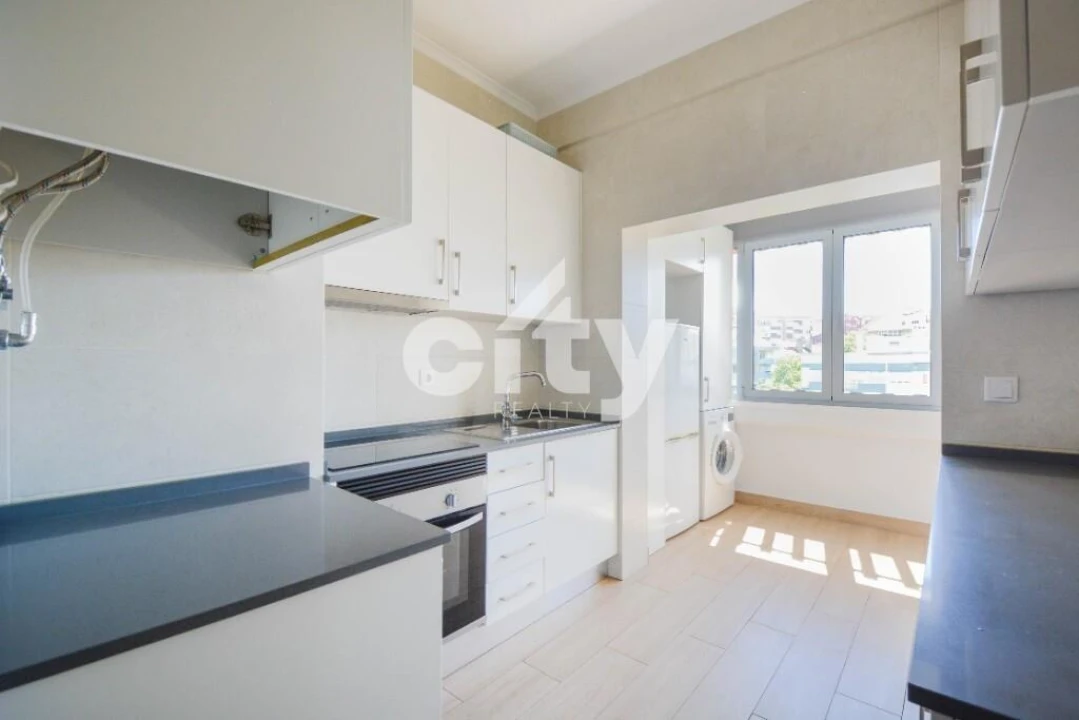 Apartamento T3 para Arrendamento em Lumiar Foto 16