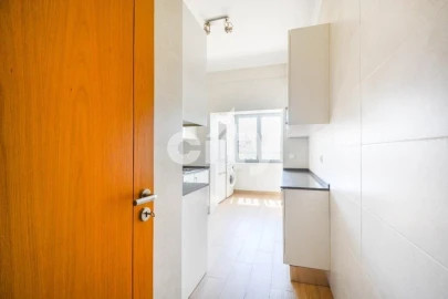 Apartamento T3 para Arrendamento em Lumiar