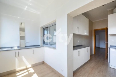 Apartamento T3 para Arrendamento em Lumiar
