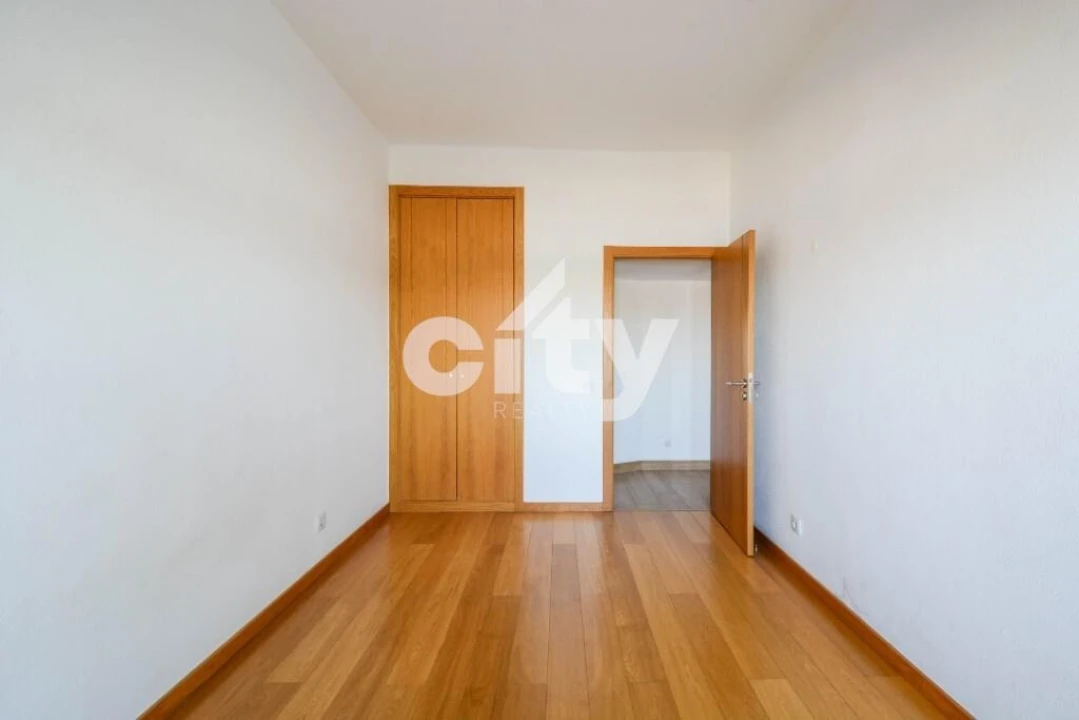 Apartamento T3 para Arrendamento em Lumiar Foto 27